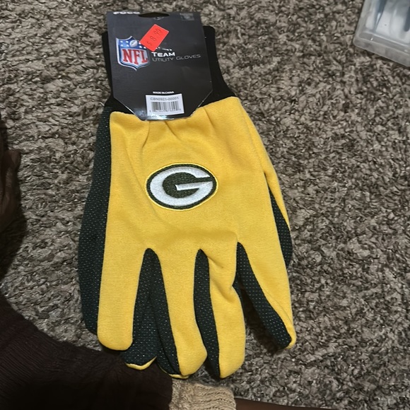 Brand New Green Bay utility gloves - Picture 2 of 3